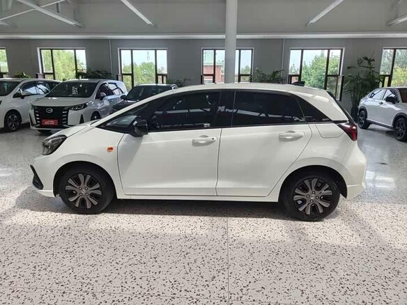 2022 Honda Fit Crosstar IV, белый, 980000 рублей - вид 4