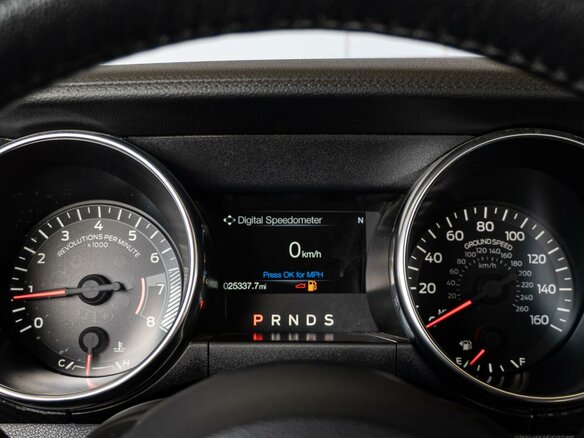 2020 Ford Mustang VI Рестайлинг, красный, 3490000 рублей - вид 16