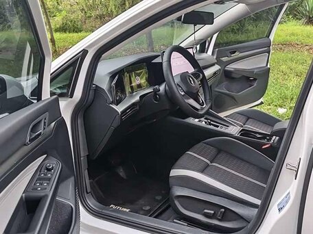 2025 Volkswagen Golf VIII Рестайлинг, белый, 3180000 рублей, вид 3