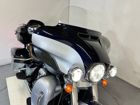 2015 Harley-Davidson Electra Glide, серебристый, 899000 рублей, вид 4