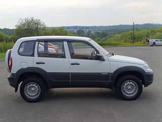 2014 Chevrolet Niva I Рестайлинг, белый, 750000 рублей, вид 4
