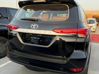 2025 Toyota Fortuner II Рестайлинг, чёрный, 5109000 рублей, вид 3