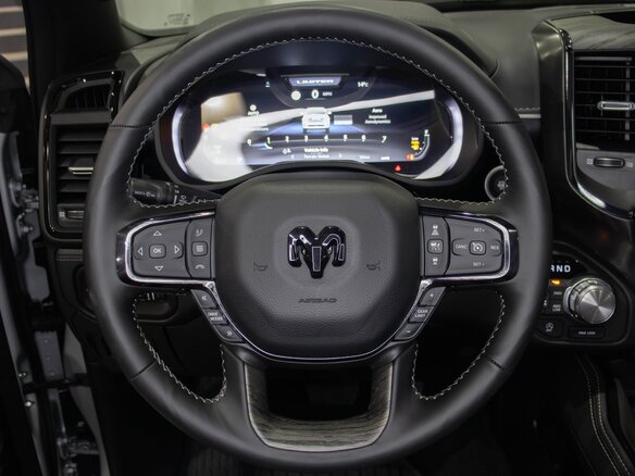 2026 Ram 1500 Crew Cab eTorque V Рестайлинг, серебристый, 11300000 рублей - вид 22