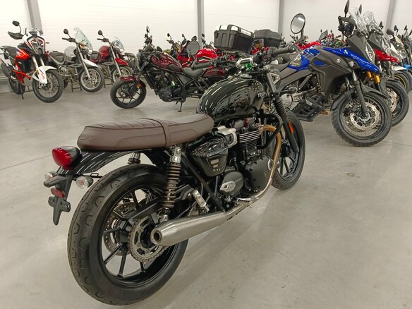 2023 Triumph Speed Twin, чёрный, 960000 рублей - вид 2