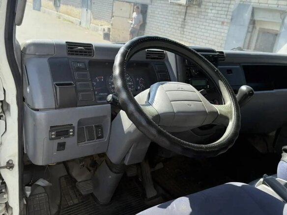 2015 Fuso (Mitsubishi) Canter, белый - вид 2