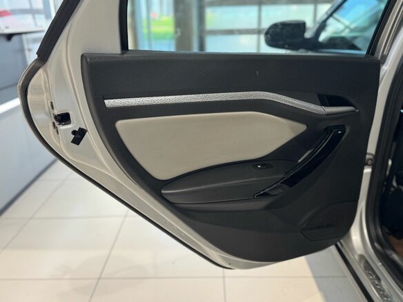 2020 Lada (ВАЗ) Vesta SW I, серебристый, 1099000 рублей - вид 9