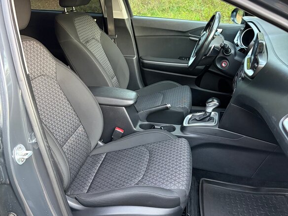 2019 Kia Ceed III, серый - вид 17