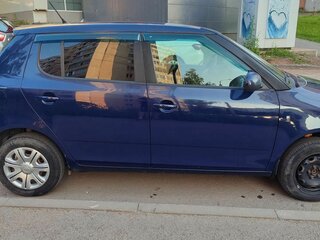 2013 Skoda Fabia II Рестайлинг, синий, 550000 рублей, вид 3