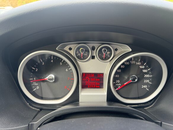 2010 Ford Focus II Рестайлинг, серебристый, 510000 рублей - вид 10