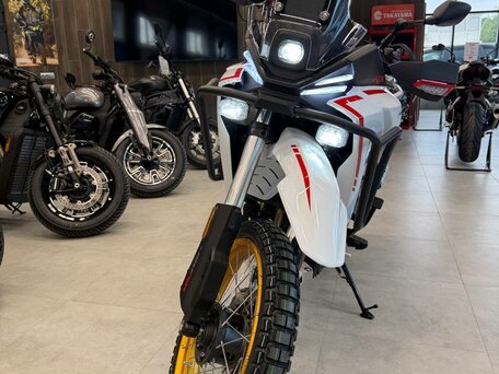 2026 QJMotor SRT 450 RX, серый, 559000 рублей, вид 3