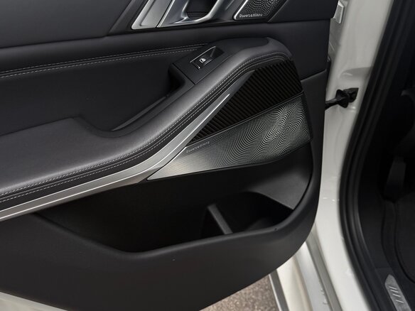 2020 BMW X5 M III (F95), белый, 8100000 рублей - вид 25