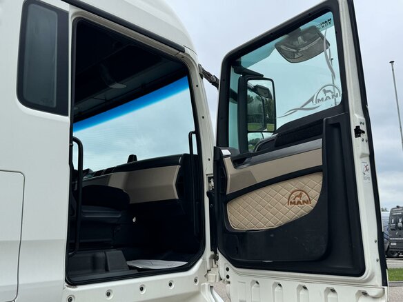 2017 MAN TGX, белый, 3650000 рублей - вид 12