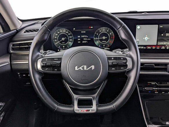 2021 Kia K5 III, белый - вид 21