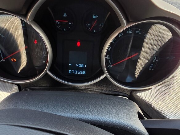 2014 Chevrolet Cruze I Рестайлинг, серебристый, 1050000 рублей - вид 5