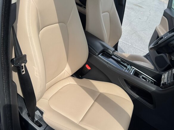 2018 Jaguar F-Pace I, синий, 3800000 рублей - вид 12