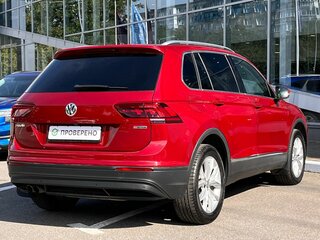 2018 Volkswagen Tiguan II, красный, 2356000 рублей, вид 4