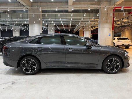 2023 Kia K5 III Рестайлинг, серый, 2750000 рублей, вид 4