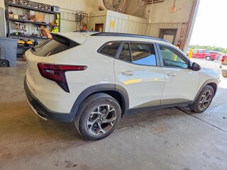 2023 Chevrolet Trax II, белый, 1550000 рублей, вид 3