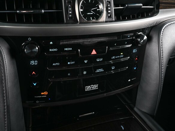 2020 Lexus LX 570 III Рестайлинг 2, чёрный - вид 16