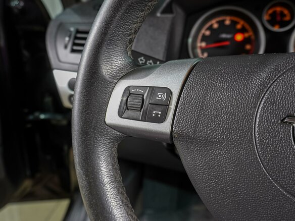 2013 Opel Astra H Рестайлинг, чёрный - вид 16
