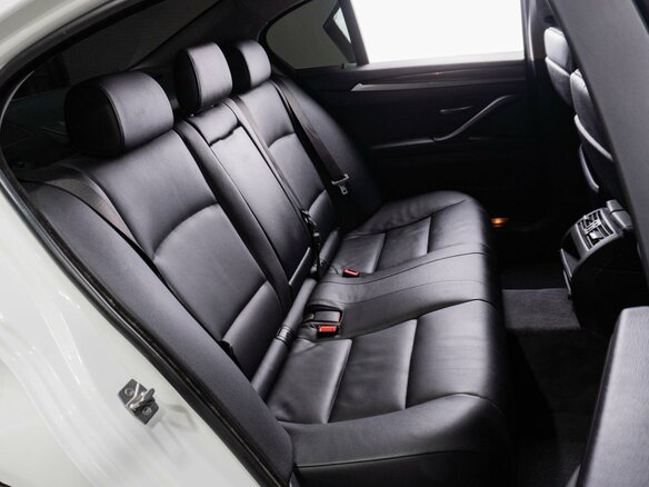 2010 BMW 5 серии 523i VI (F10/F11/F07), белый, 1900000 рублей - вид 6