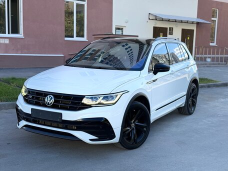 2021 Volkswagen Tiguan II Рестайлинг, белый, 2950000 рублей, вид 1