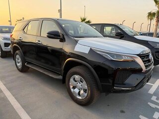 2025 Toyota Fortuner II Рестайлинг, чёрный, 5109000 рублей, вид 2