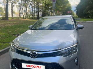 2017 Toyota Camry VII (XV50) Рестайлинг 2, серебристый, 2750000 рублей, вид 1