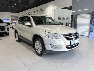 2010 Volkswagen Tiguan I, жёлтый, 690000 рублей, вид 3