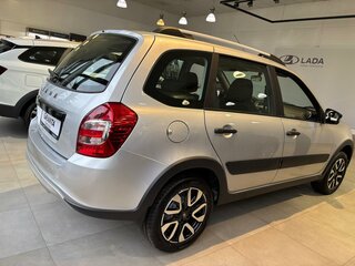 2026 Lada (ВАЗ) Granta Cross I Рестайлинг, серебристый, 1386000 рублей, вид 3