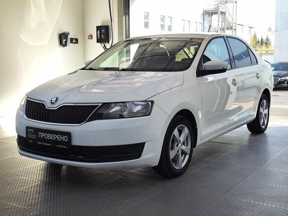 2018 Skoda Rapid I Рестайлинг, белый, 1290000 рублей