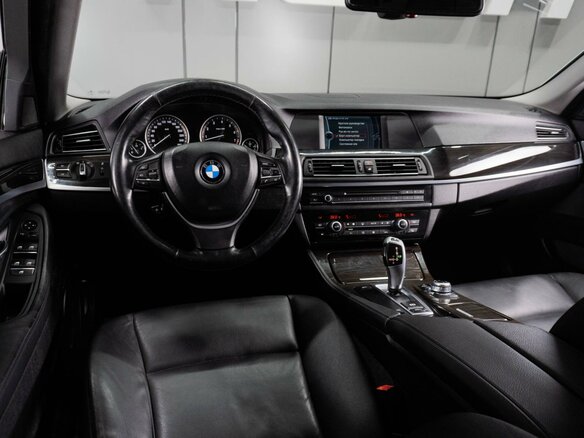 2010 BMW 5 серии 523i VI (F10/F11/F07), белый, 1900000 рублей - вид 5