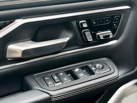 2026 Ram 1500 Crew Cab V Рестайлинг, синий - вид 11