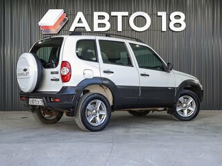 2016 Chevrolet Niva I Рестайлинг, белый, 669000 рублей, вид 3