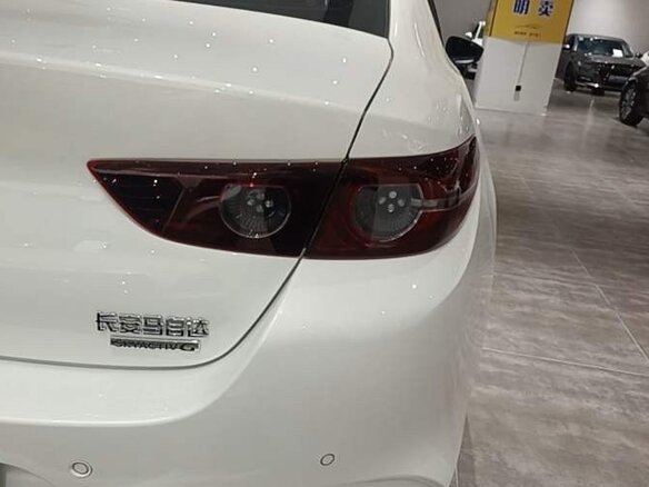 2019 Mazda 3 Axela III (BM) Рестайлинг, белый, 1850000 рублей - вид 12