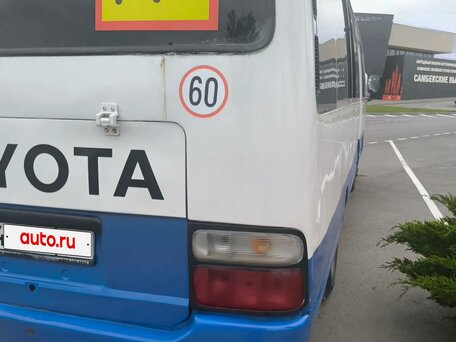 2002 Toyota Coaster, белый, 820000 рублей, вид 4