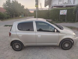 2002 Toyota Vitz I (P10), золотистый, 320000 рублей, вид 5