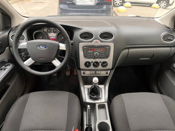 2010 Ford Focus II Рестайлинг, серебристый, 469000 рублей - вид 25