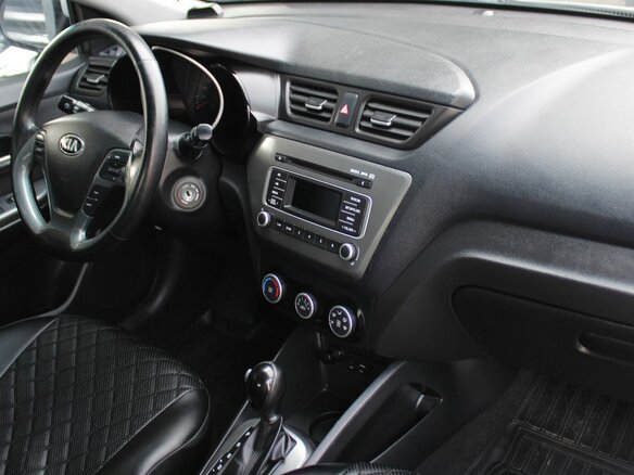2017 Kia Rio III Рестайлинг, серебристый, 1199000 рублей - вид 9