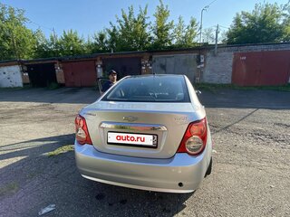 2013 Chevrolet Aveo II, серебристый, 800000 рублей, вид 4