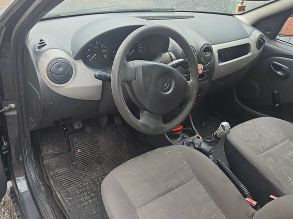 2010 Renault Logan I Рестайлинг, серый, 200000 рублей - вид 2