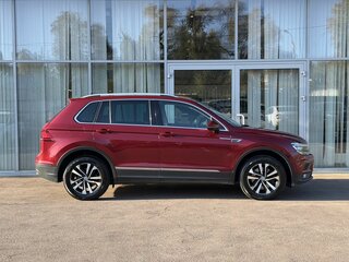 2019 Volkswagen Tiguan II, красный, 2699000 рублей, вид 4