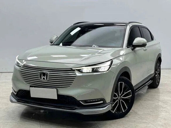 2023 Honda Vezel II, серебристый, 1746000 рублей