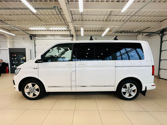 2017 Volkswagen Multivan T6, белый, 4399900 рублей - вид 3