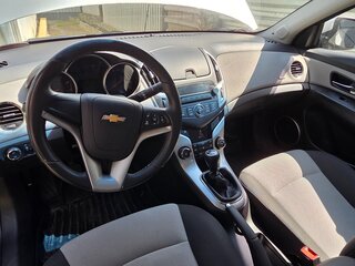 2014 Chevrolet Cruze I Рестайлинг, серебристый, 1050000 рублей, вид 5
