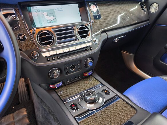 2016 Rolls-Royce Wraith Black Badge, чёрный, 27900000 рублей - вид 16