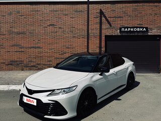 2021 Toyota Camry VIII (XV70) Рестайлинг, белый, 3050000 рублей, вид 1