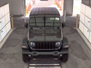 2024 Jeep Wrangler IV (JL) Рестайлинг, чёрный, 5500000 рублей, вид 2