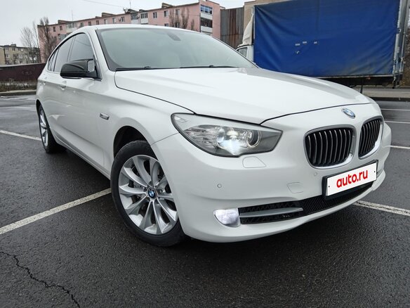 2010 BMW 5 серии Gran Turismo 530d VI (F10/F11/F07), белый, 1850000 рублей - вид 1
