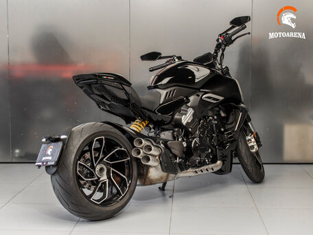 2023 Ducati Diavel V4, чёрный, 2547540 рублей, вид 3